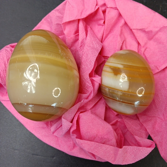 PAIR of Polished Banded Onyx Stone Egg or Paperweights 2.8in And 2in Healing - Picture 4 of 11